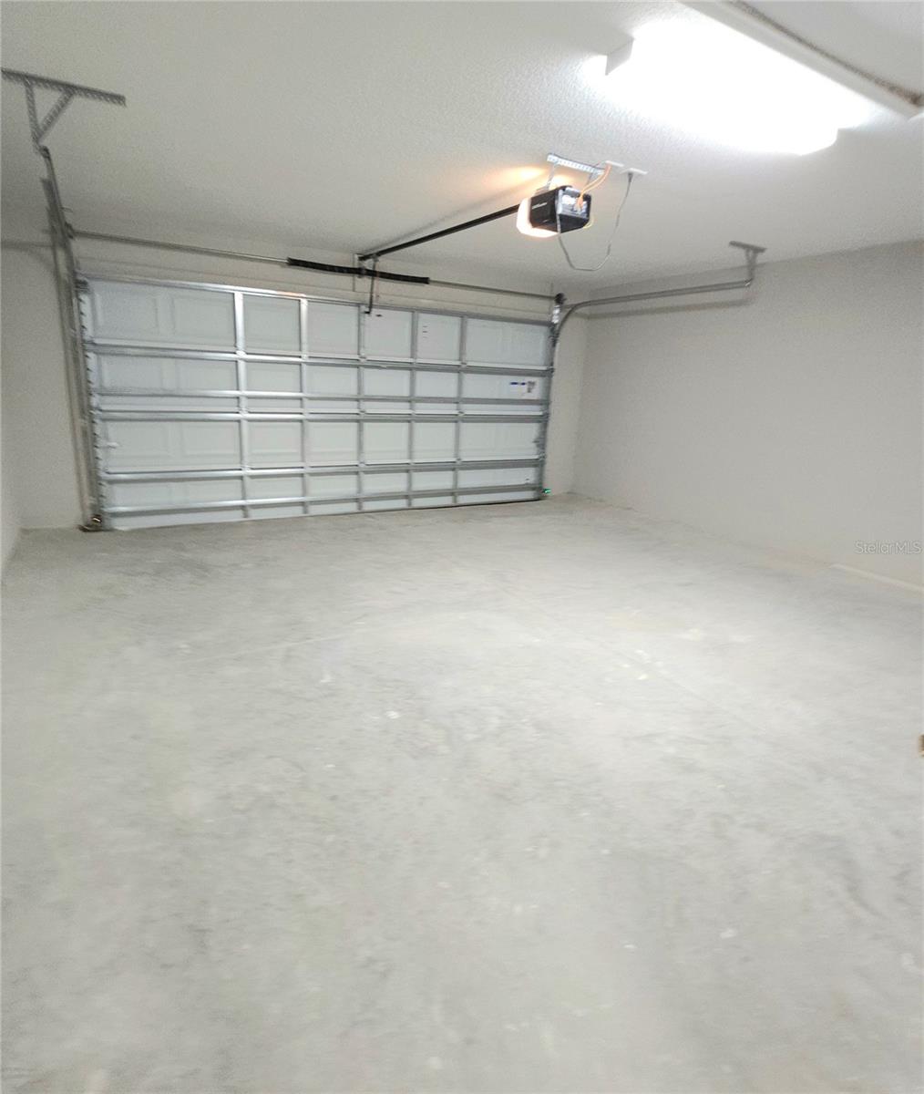 Image 4 of 13 For 10057 Athenia Drive