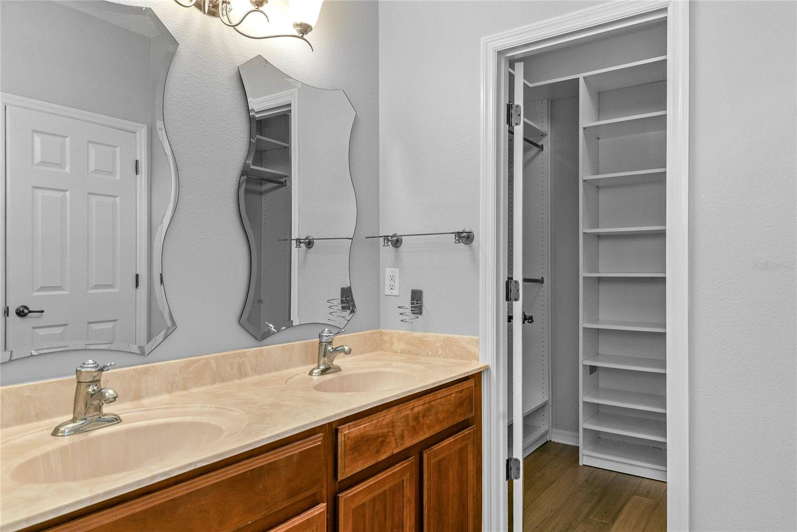 Image 28 of 34 For 2979 Upper Park Road