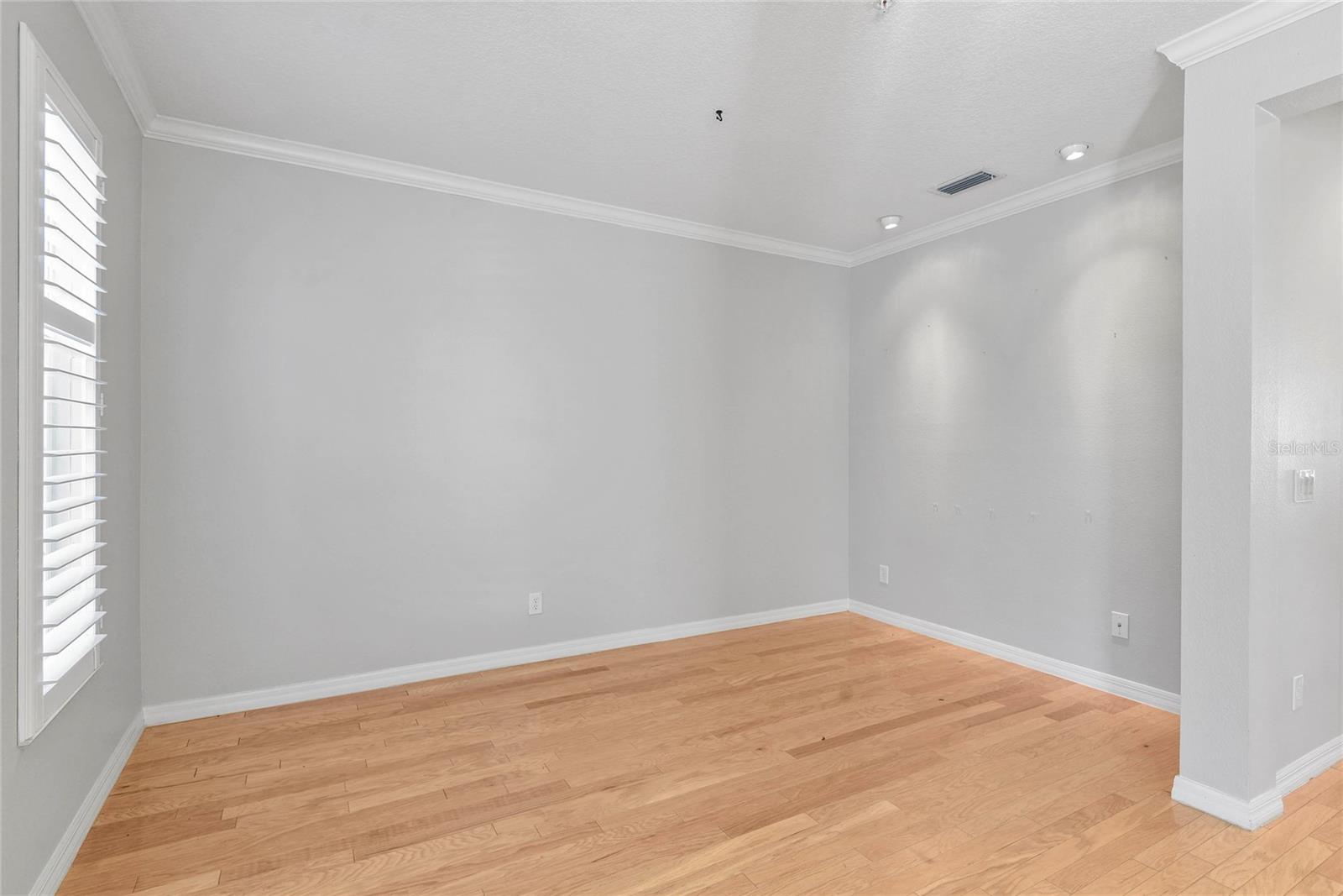 Image 5 of 34 For 2979 Upper Park Road