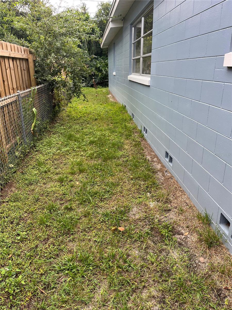 Image 23 of 29 For 1951 Crystal Lake Drive