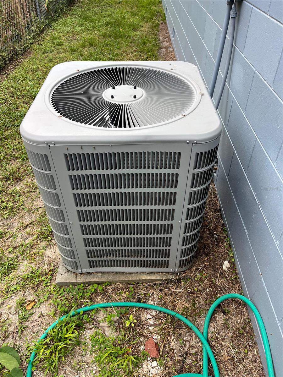 Image 26 of 29 For 1951 Crystal Lake Drive