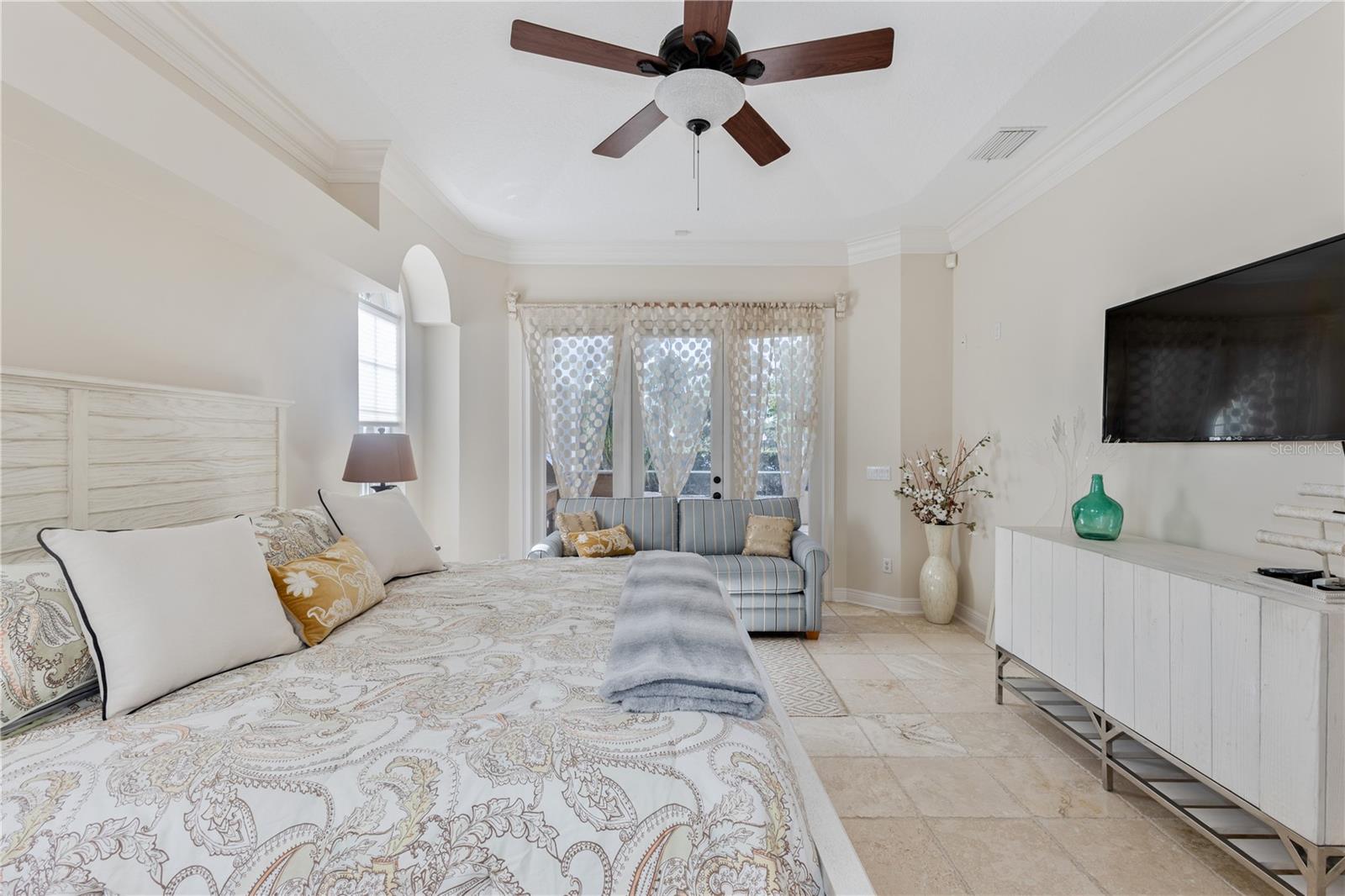 Image 4 of 35 For 758 Cricklewood Terrace