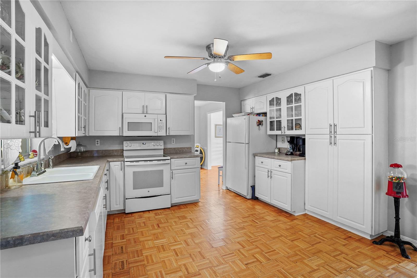 Image 13 of 51 For 430 Brassie Drive