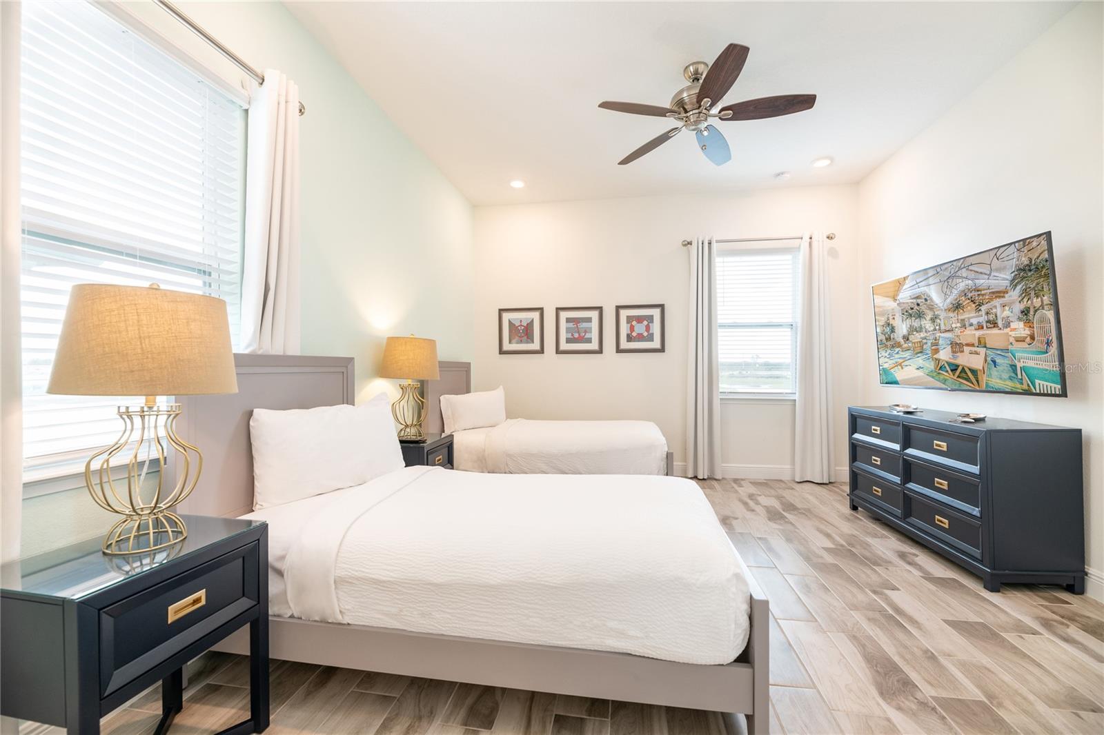 Image 9 of 28 For 8145 Surf Street