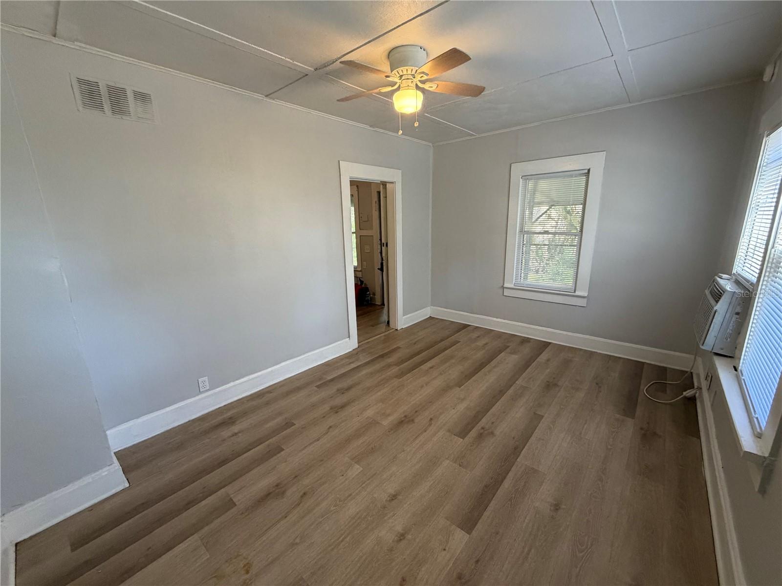 Image 3 of 9 For 324 Osceola Street