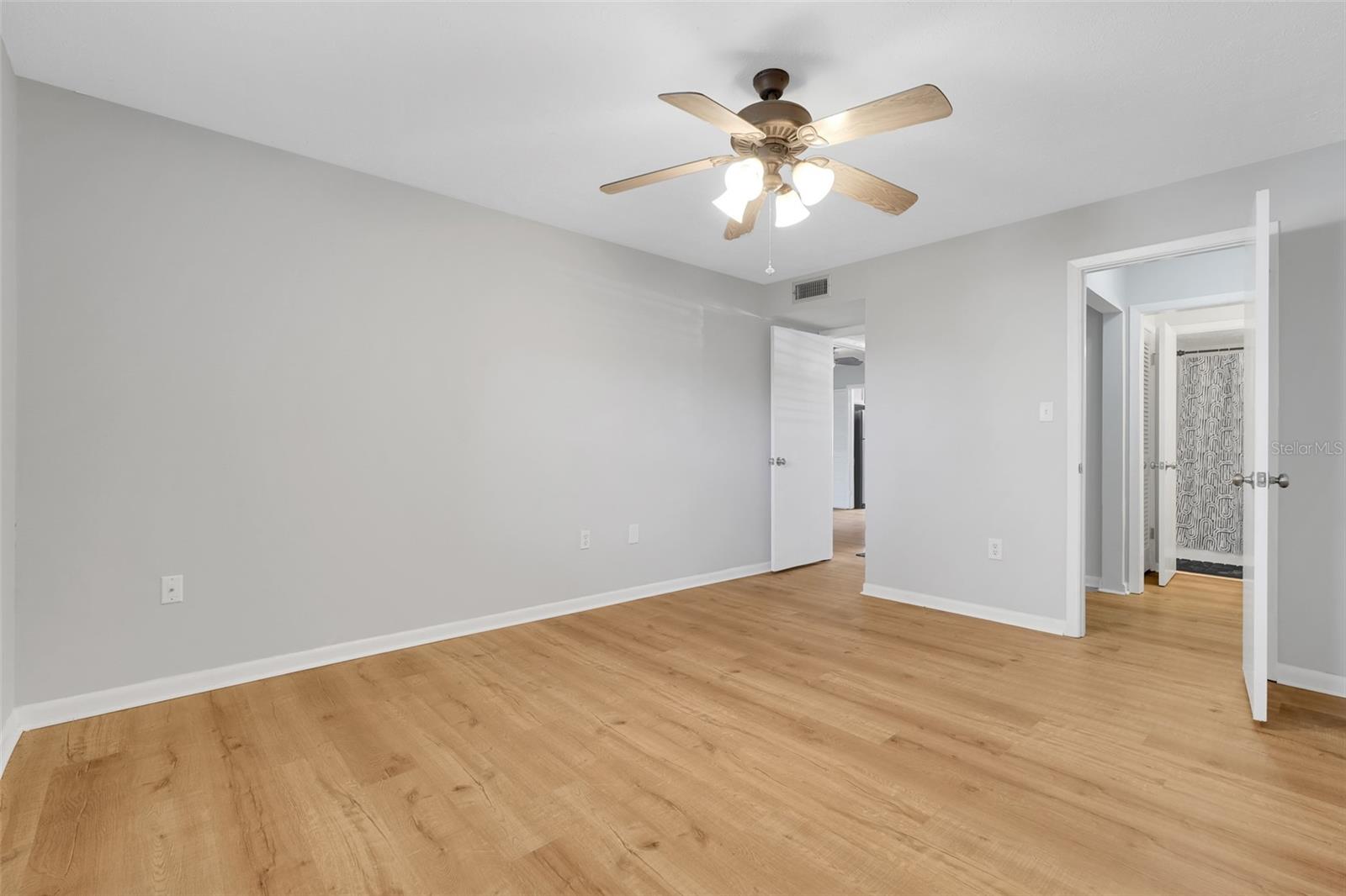 Image 14 of 43 For 4312 Lake Underhill Road 19