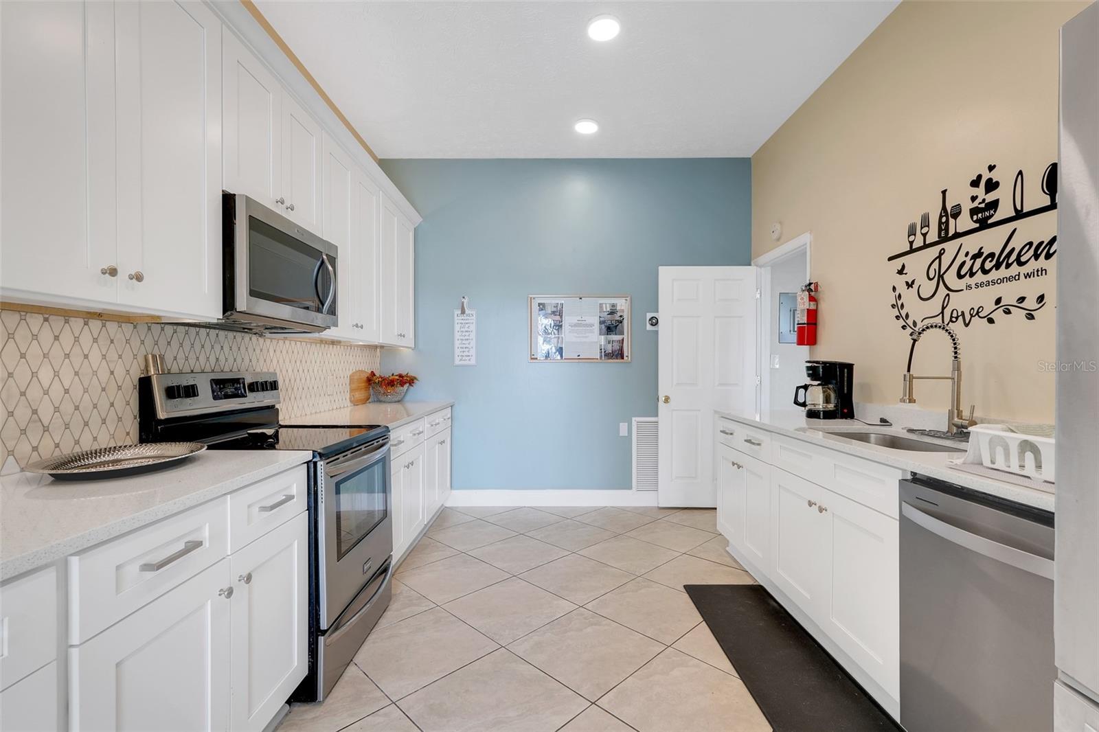 Image 32 of 43 For 4312 Lake Underhill Road 19