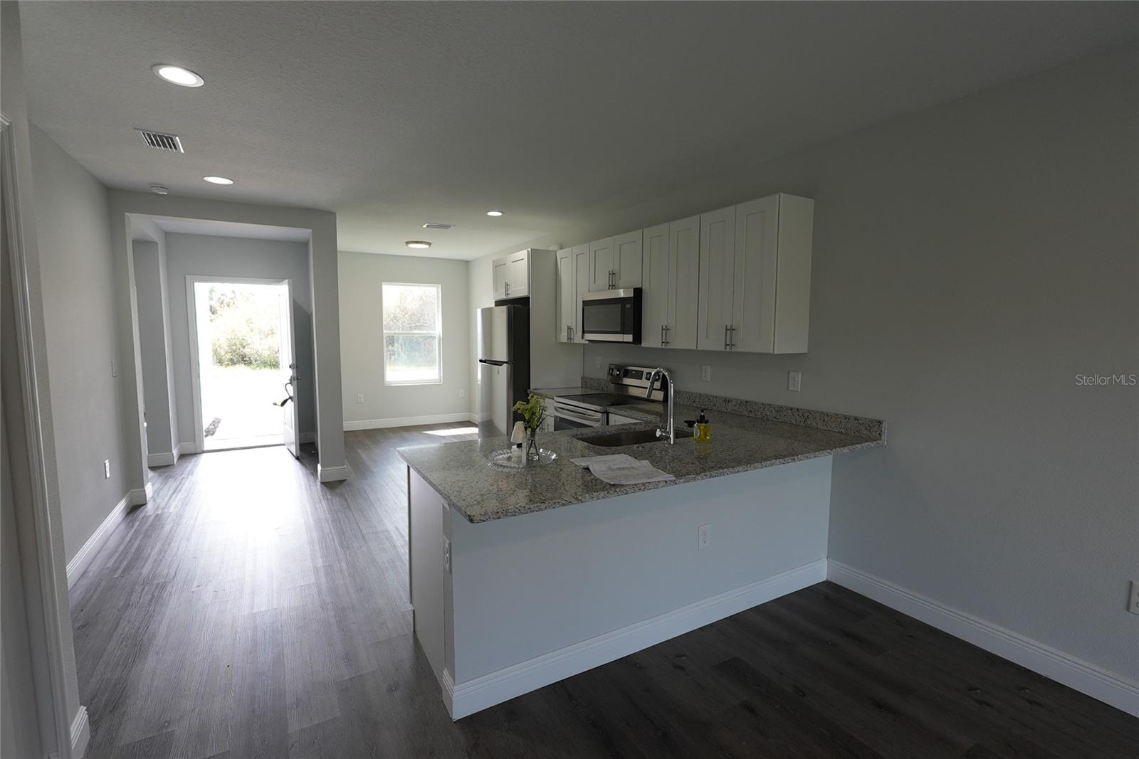 Image 5 of 21 For 17196 Bonnie Avenue