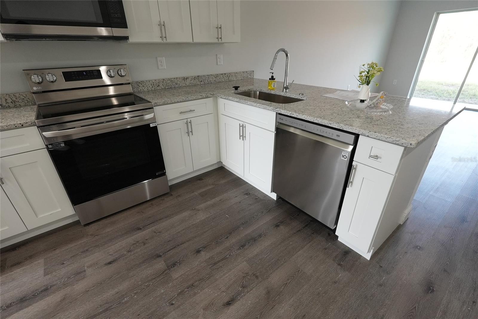 Image 7 of 21 For 17196 Bonnie Avenue