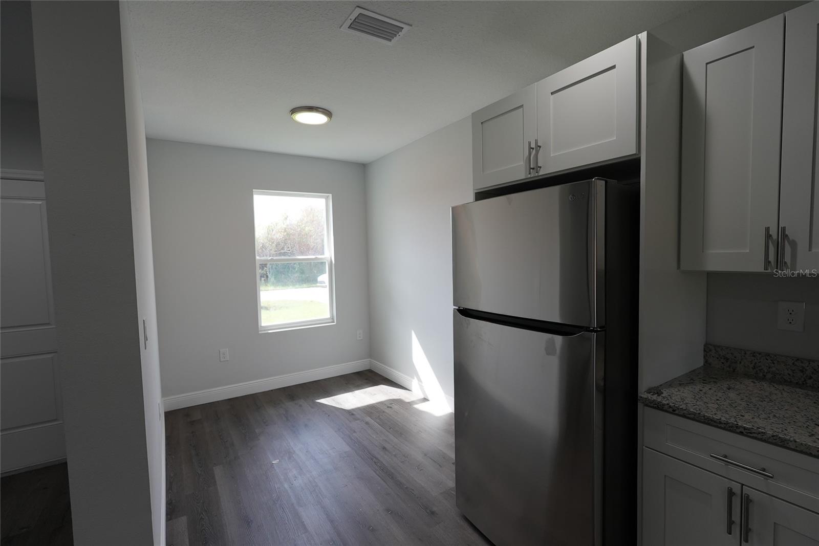 Image 9 of 21 For 17196 Bonnie Avenue