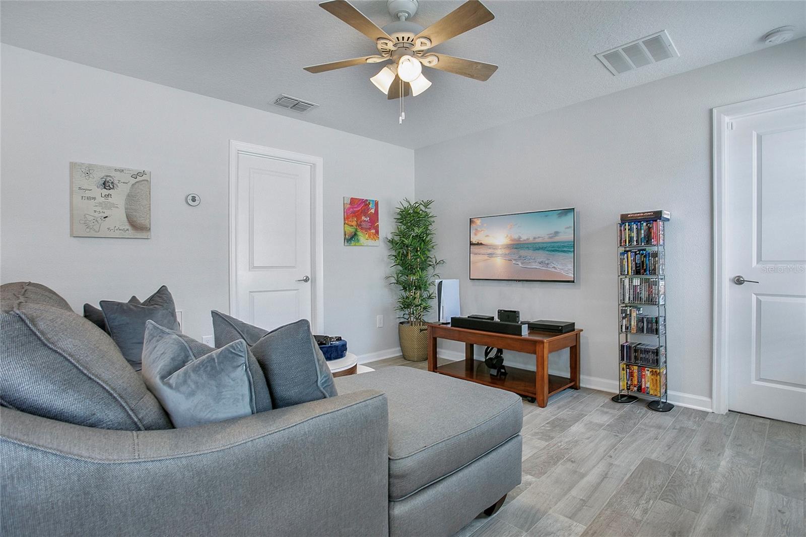 Image 16 of 37 For 11879 Fiction Avenue