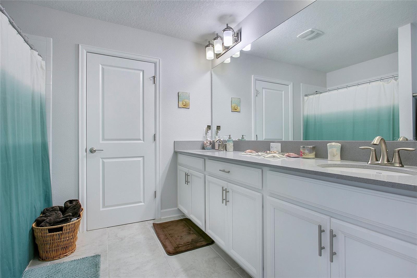 Image 20 of 37 For 11879 Fiction Avenue