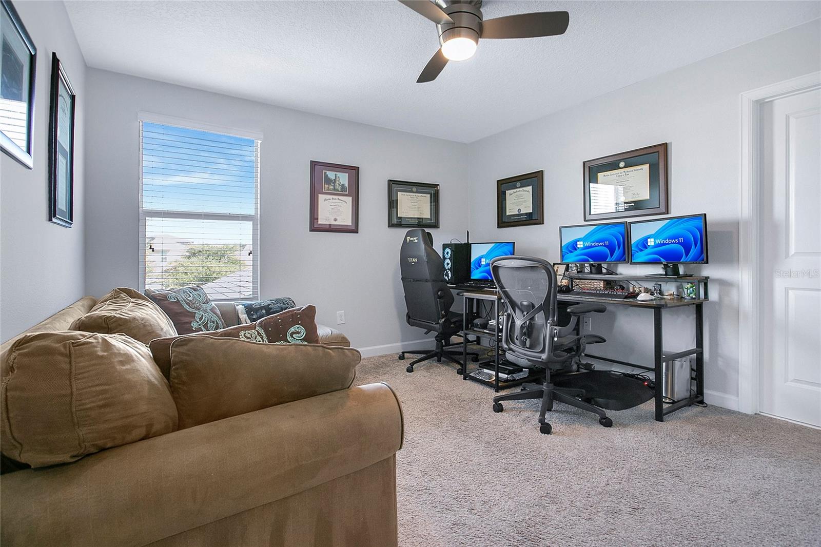 Image 21 of 37 For 11879 Fiction Avenue