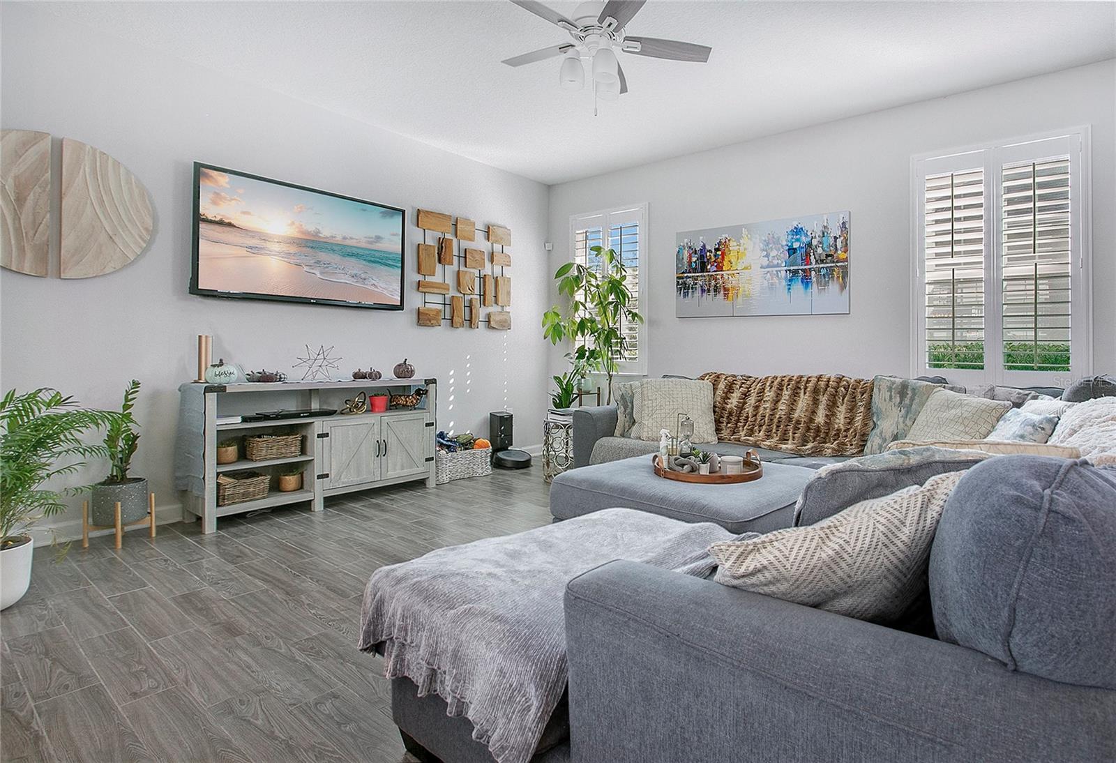 Image 3 of 37 For 11879 Fiction Avenue