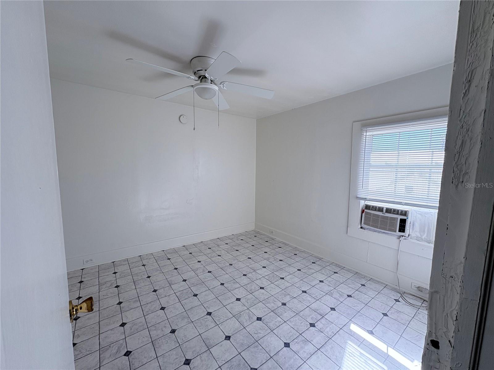 Image 11 of 17 For 2320 Crest Drive