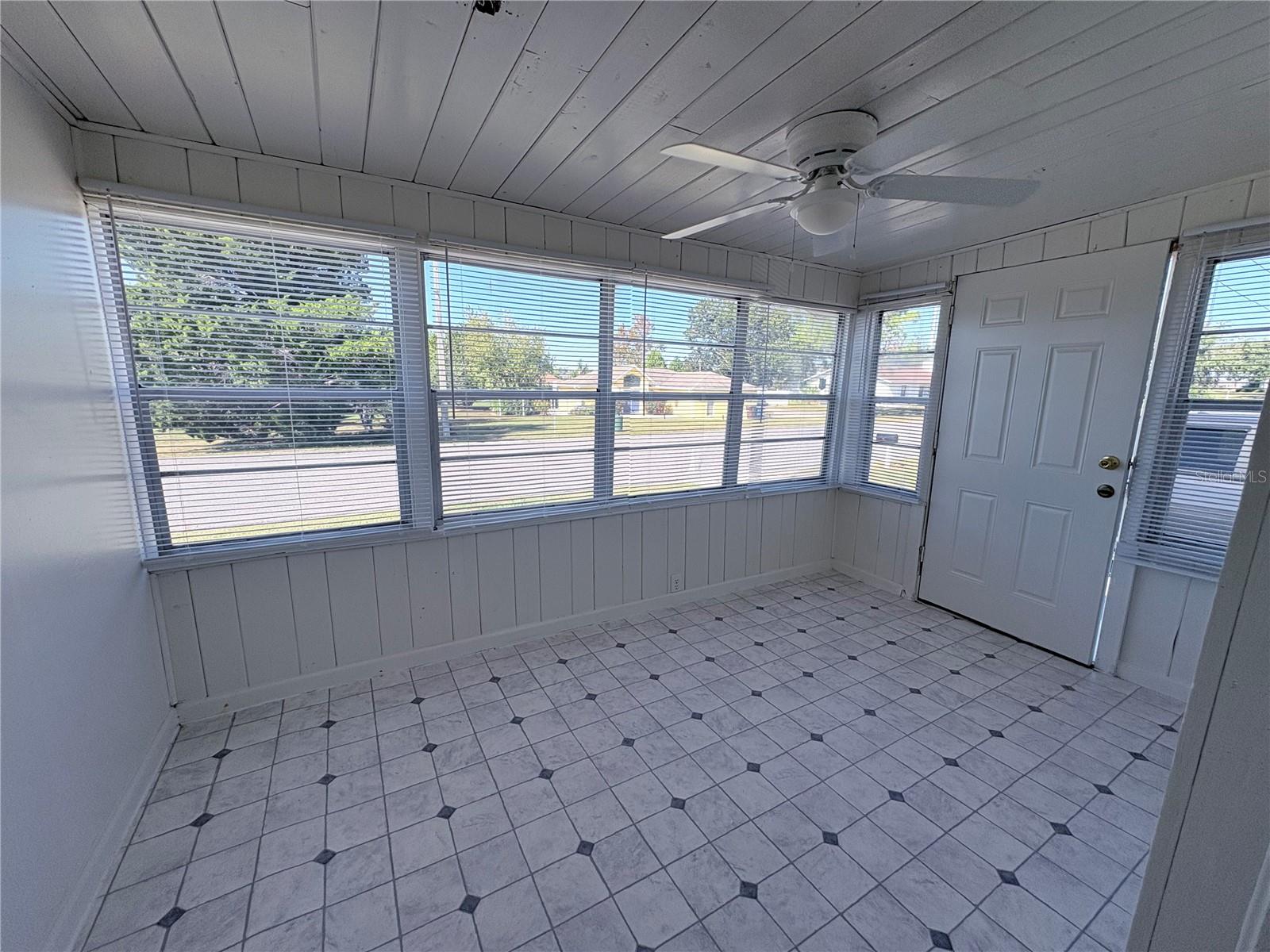 Image 4 of 17 For 2320 Crest Drive