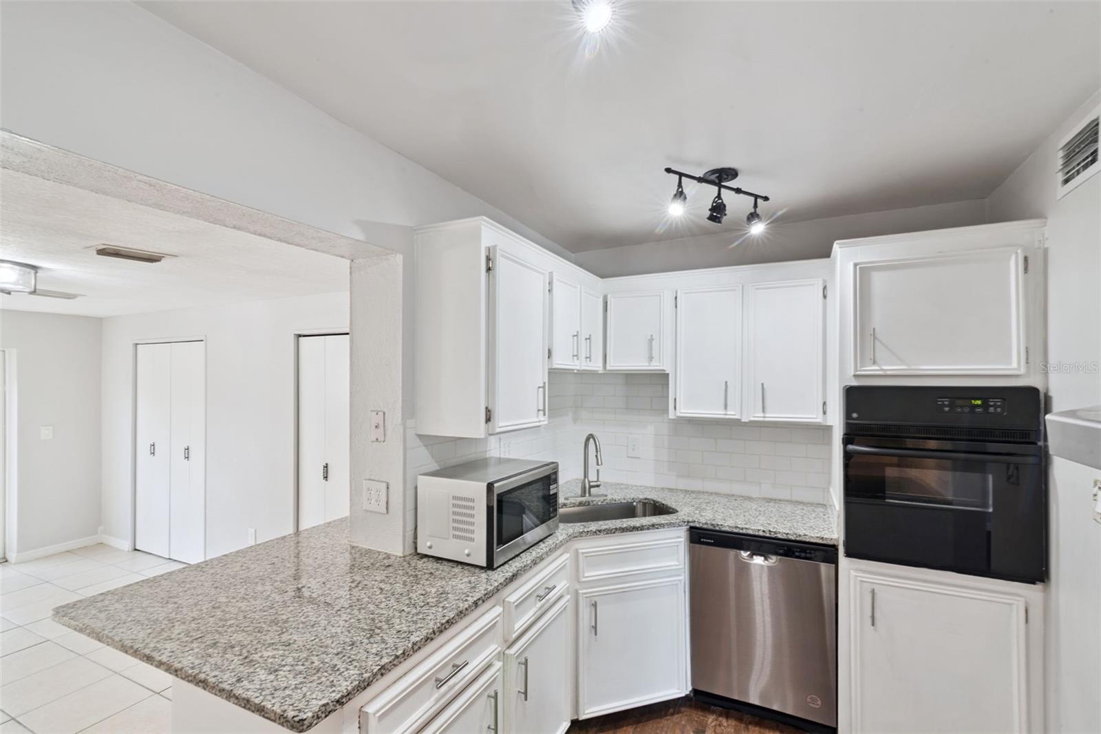 Image 15 of 39 For 6322 Appian Way