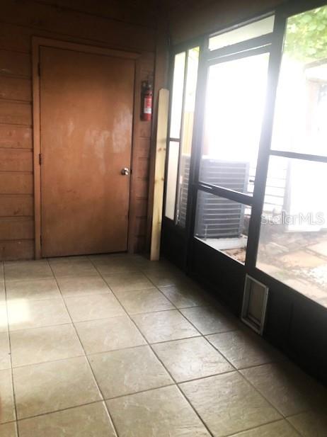 Image 16 of 20 For 2836 Hunt Club Lane 2b