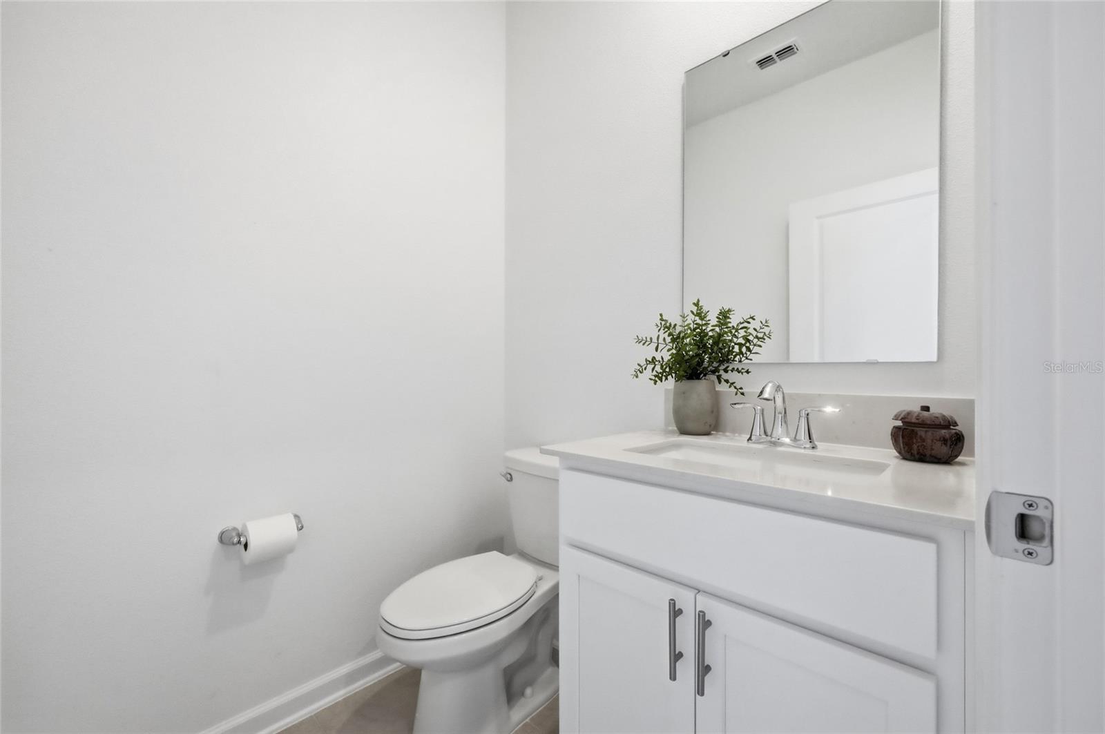 Image 10 of 62 For 694 Peroni Avenue