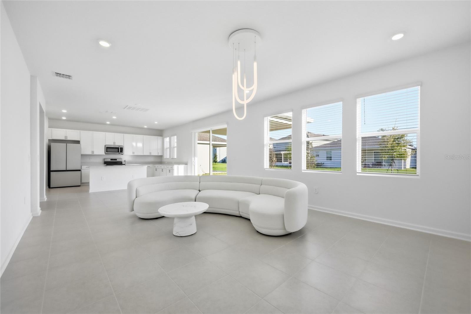 Image 13 of 62 For 694 Peroni Avenue