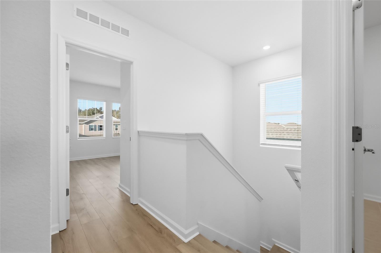 Image 23 of 62 For 694 Peroni Avenue