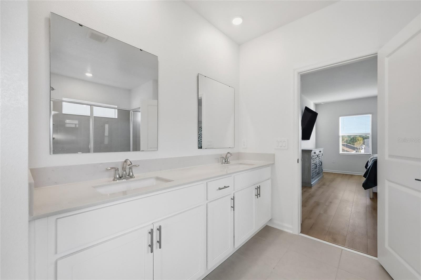 Image 32 of 62 For 694 Peroni Avenue