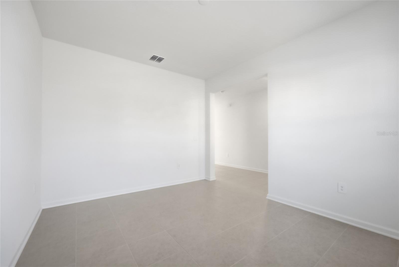 Image 7 of 62 For 694 Peroni Avenue