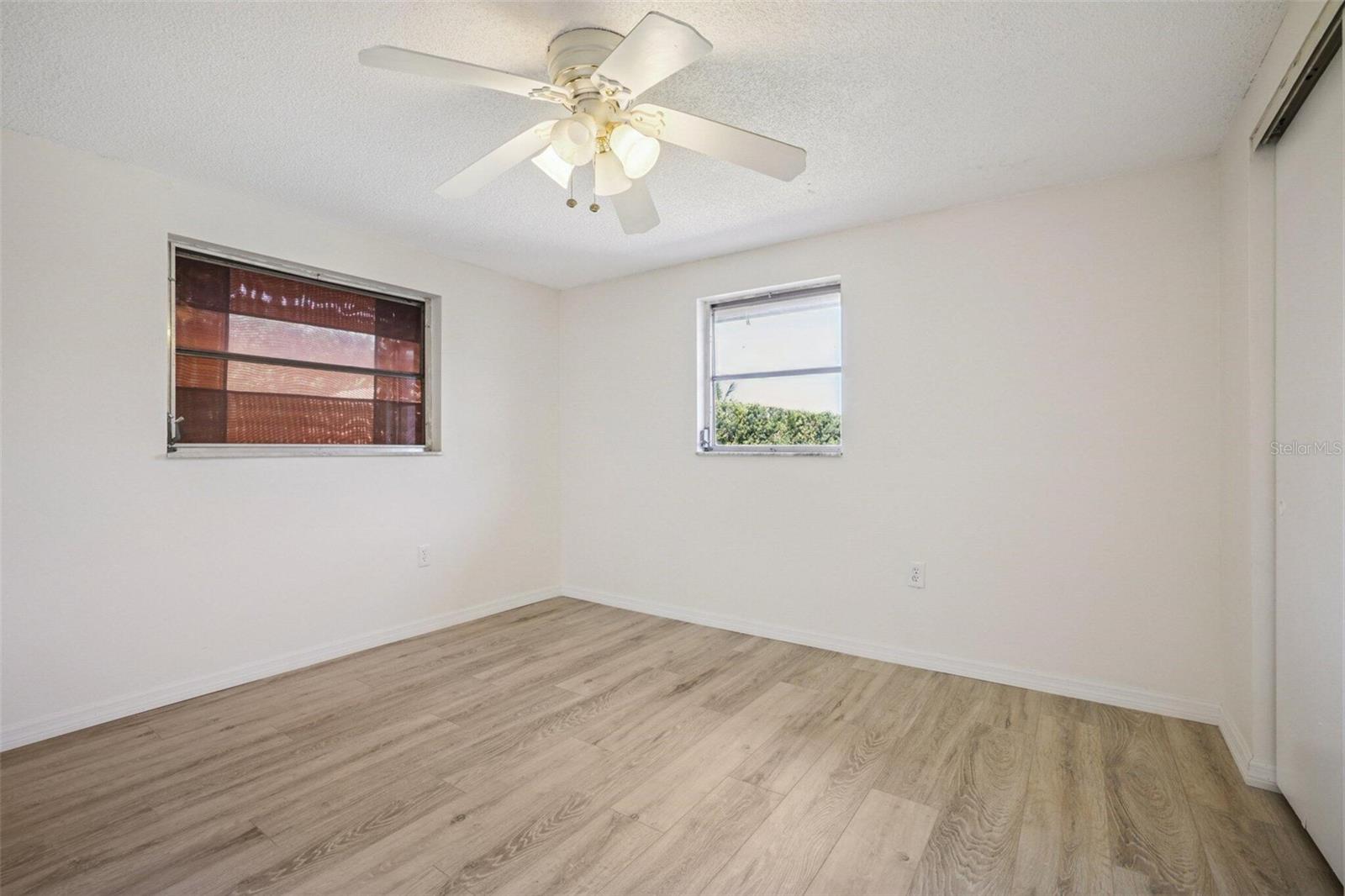 Image 14 of 25 For 20168 Edgewater Drive