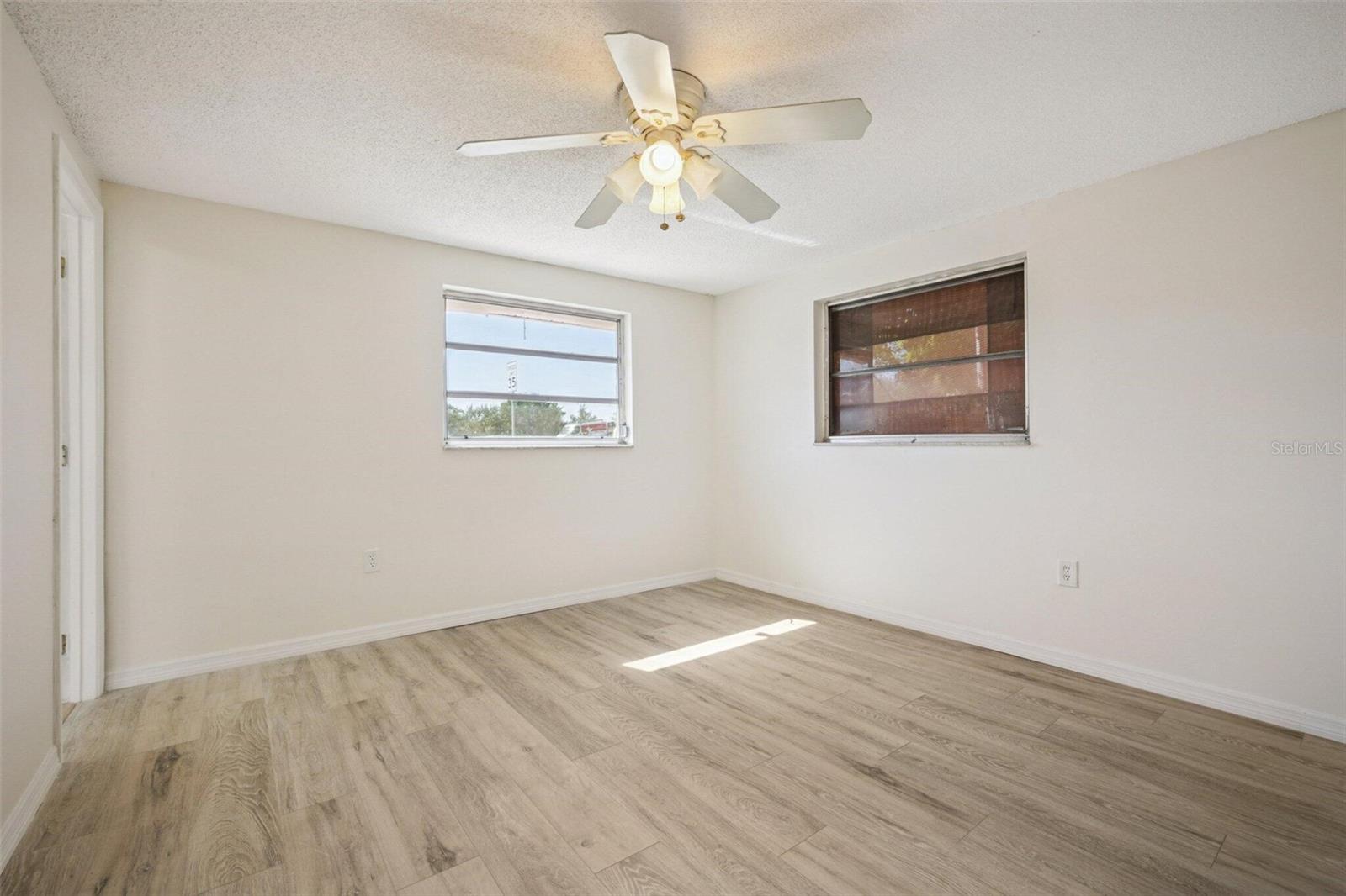 Image 16 of 25 For 20168 Edgewater Drive