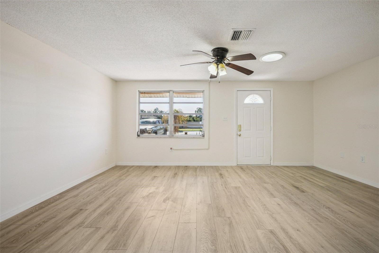 Image 6 of 25 For 20168 Edgewater Drive