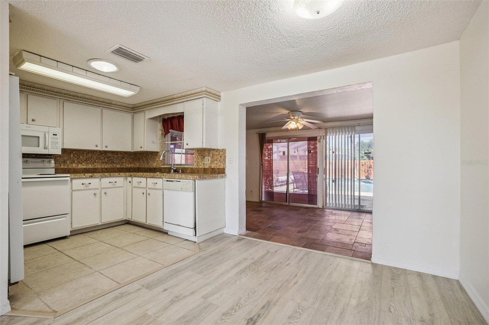 Image 8 of 25 For 20168 Edgewater Drive