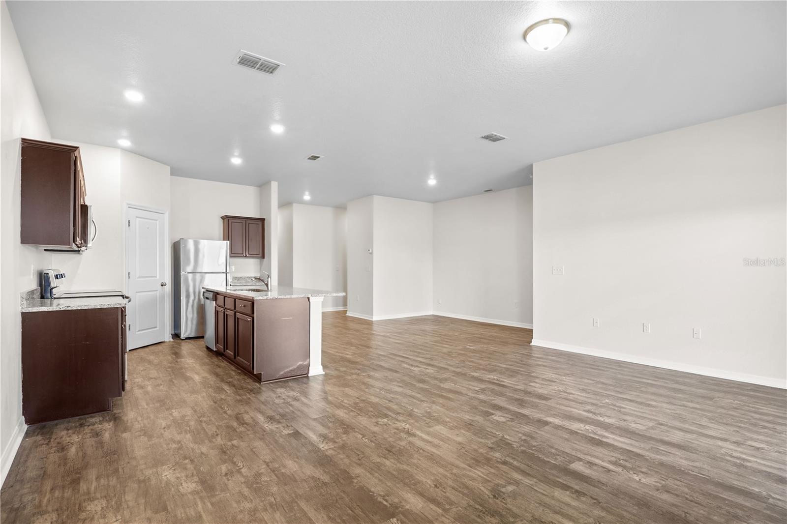 Image 10 of 38 For 3009 Neverland Drive