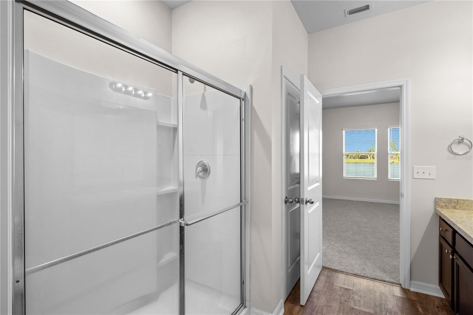 Image 21 of 38 For 3009 Neverland Drive