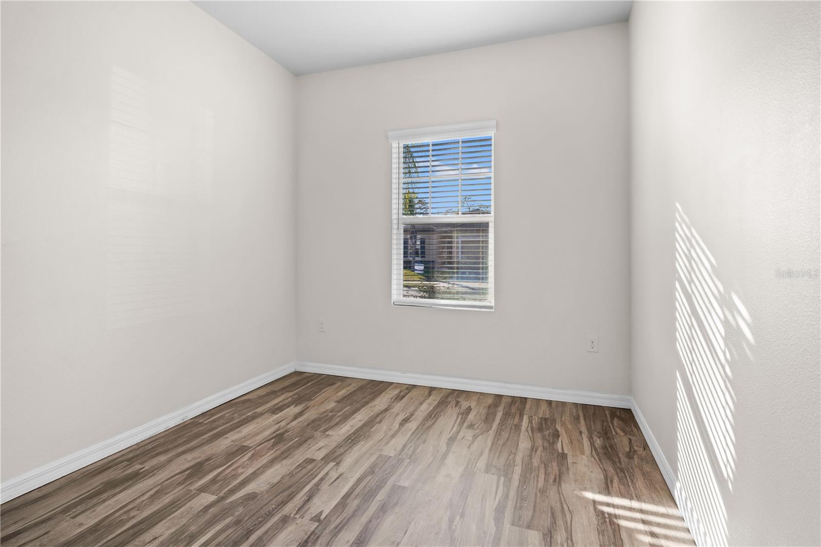 Image 23 of 38 For 3009 Neverland Drive