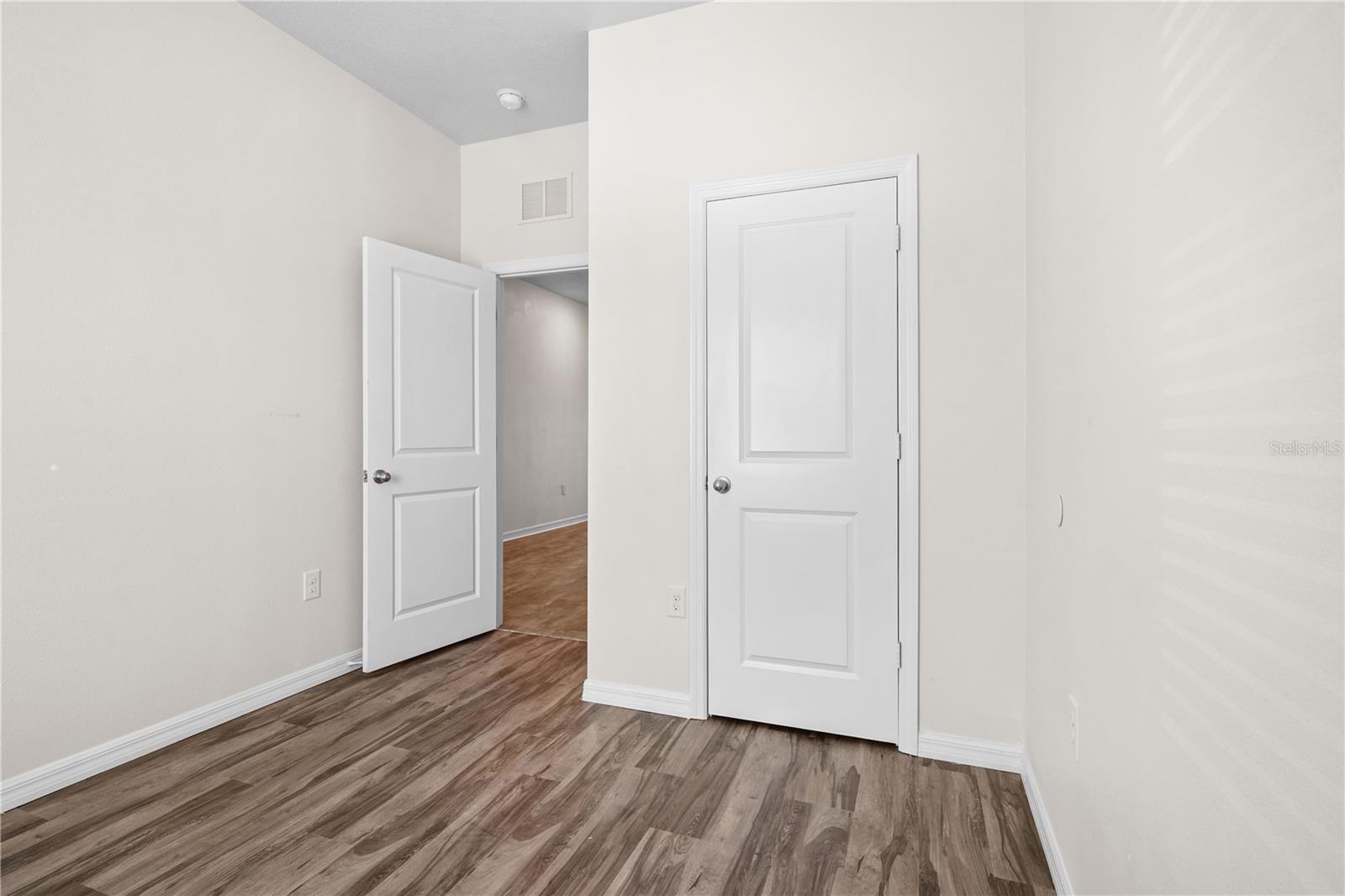 Image 24 of 38 For 3009 Neverland Drive