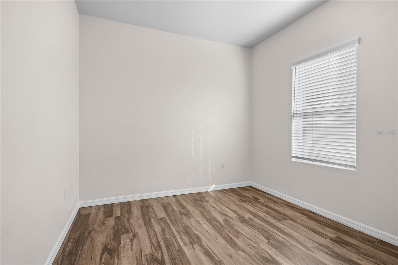 Image 26 of 38 For 3009 Neverland Drive