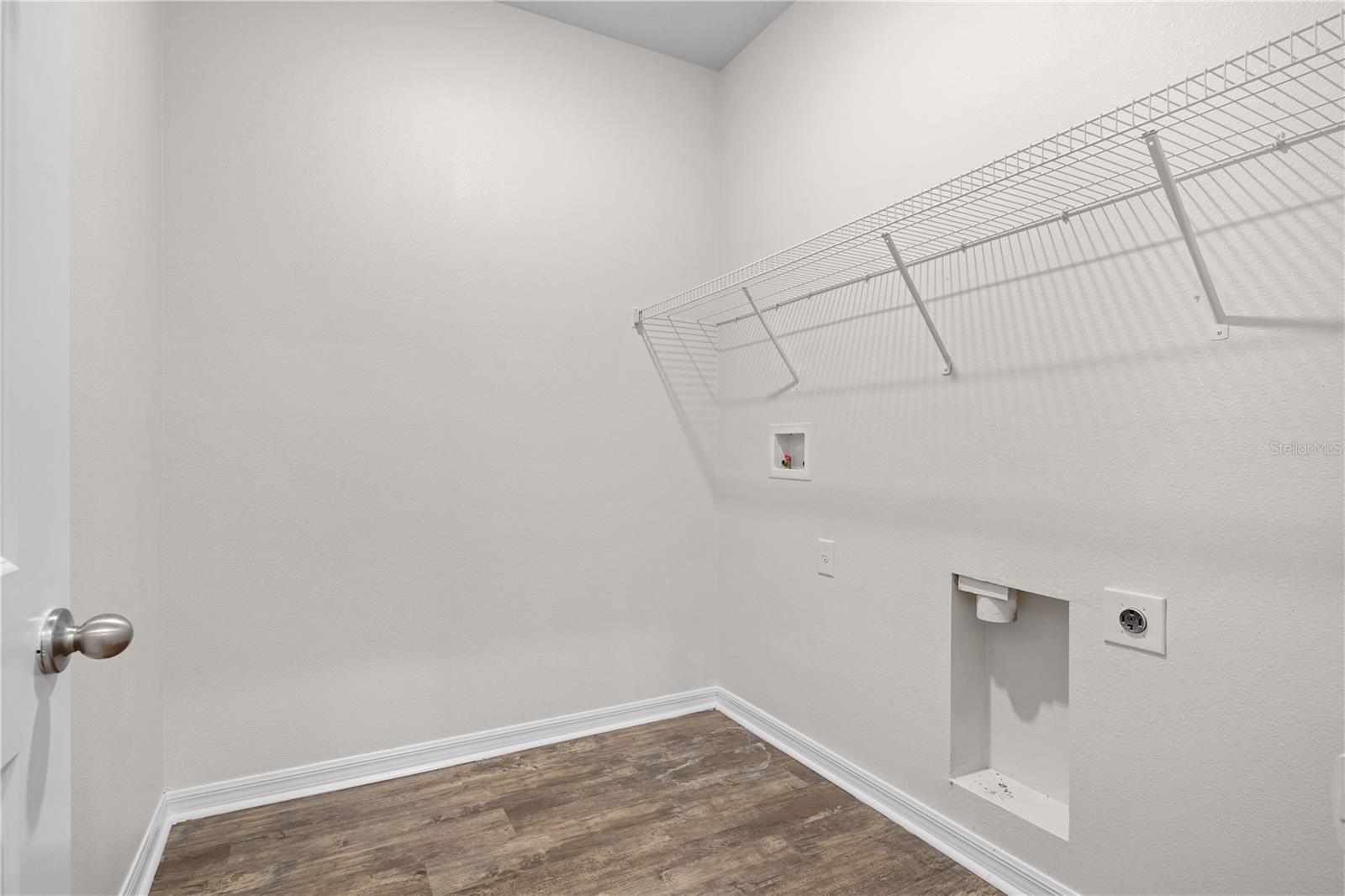 Image 28 of 38 For 3009 Neverland Drive