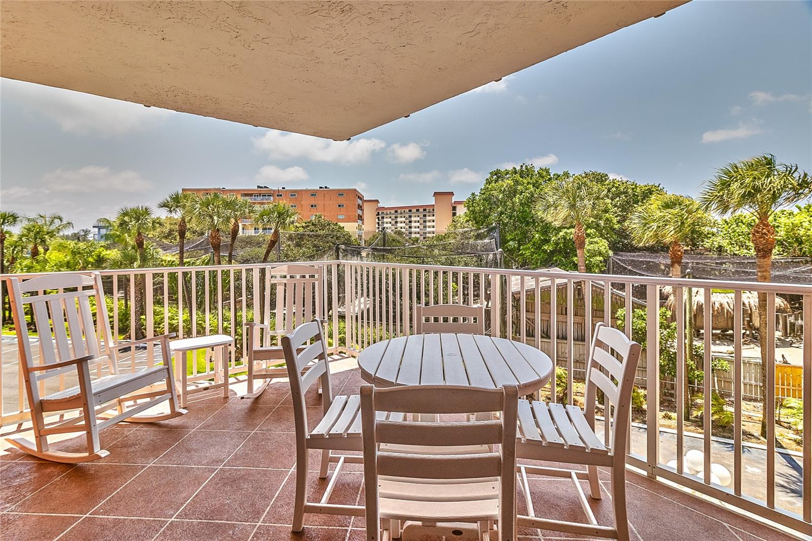 Image 6 of 45 For 18400 Gulf Boulevard 1206