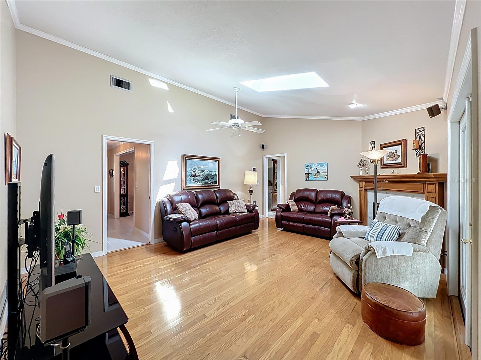 Image 17 of 58 For 516 Fernwood Drive