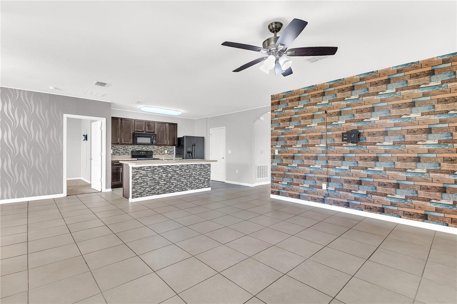 Image 14 of 35 For 849 Sheen Circle