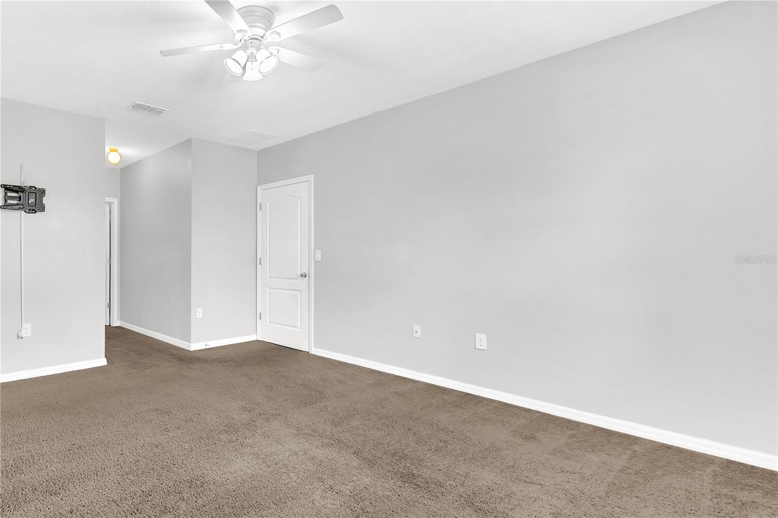 Image 17 of 35 For 849 Sheen Circle