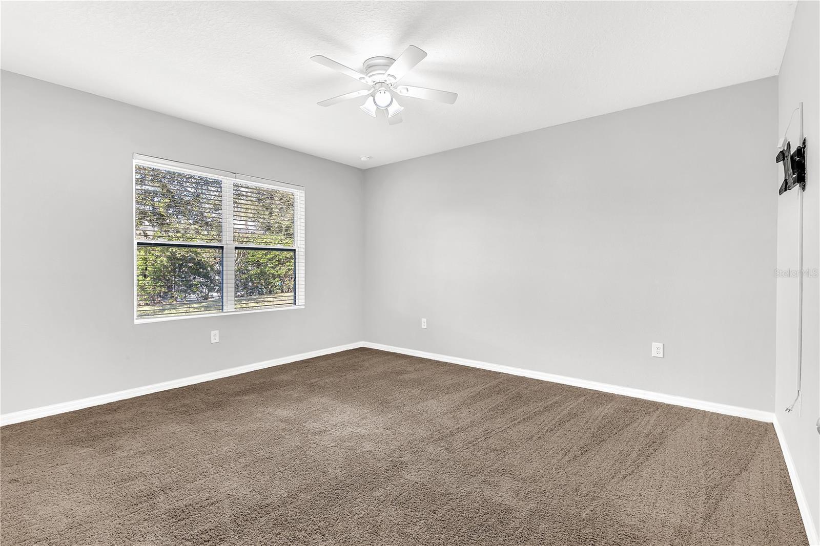 Image 18 of 35 For 849 Sheen Circle