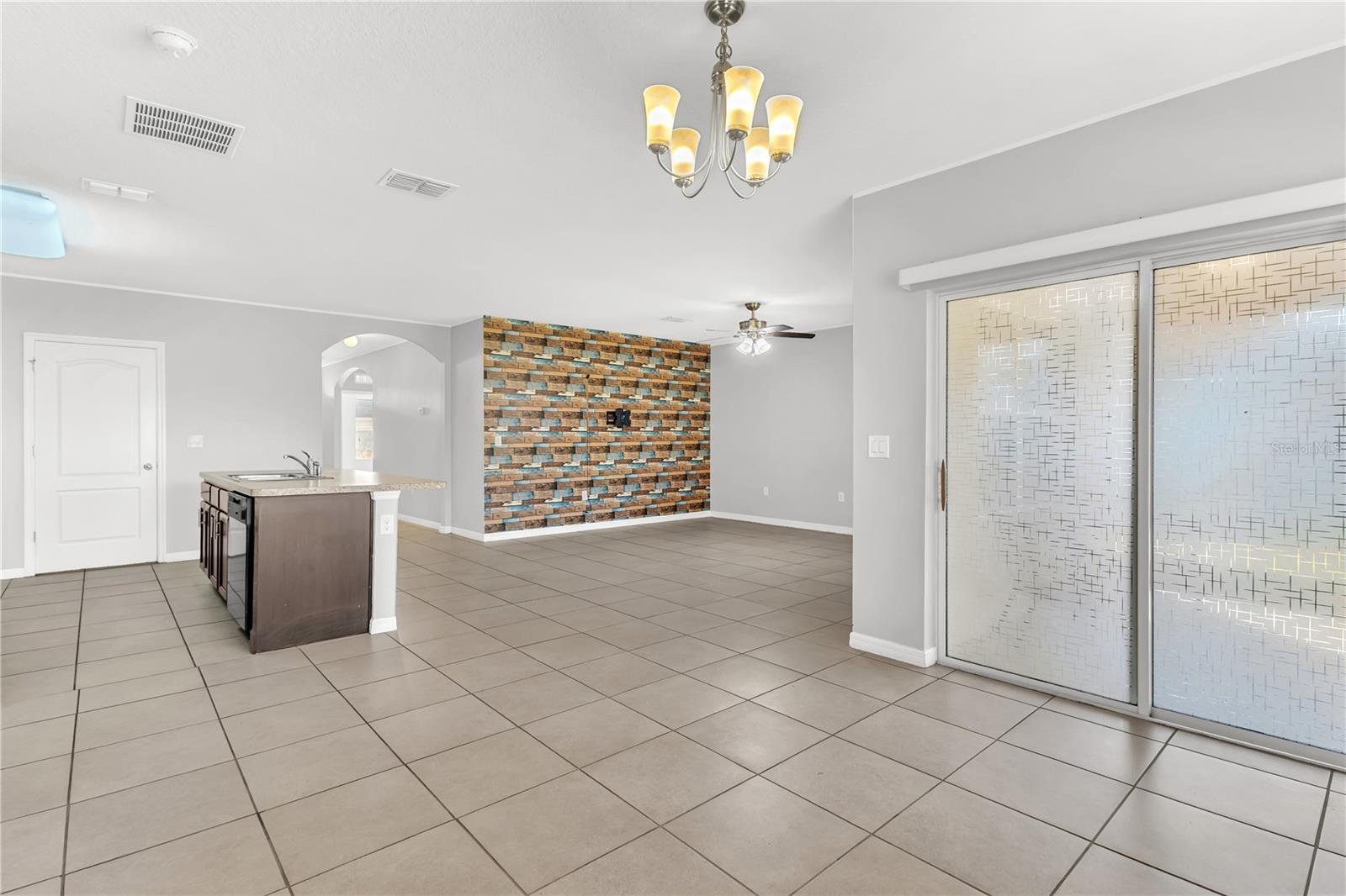 Image 19 of 35 For 849 Sheen Circle