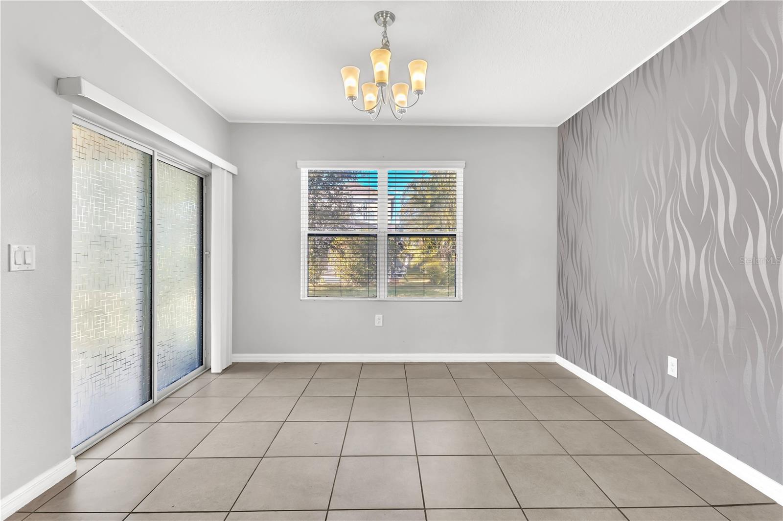 Image 20 of 35 For 849 Sheen Circle