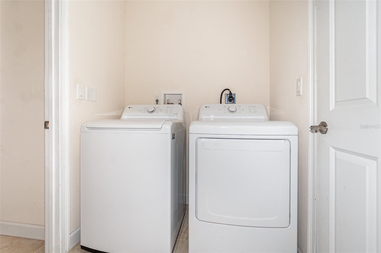 Image 24 of 31 For 669 Hangnest Lane