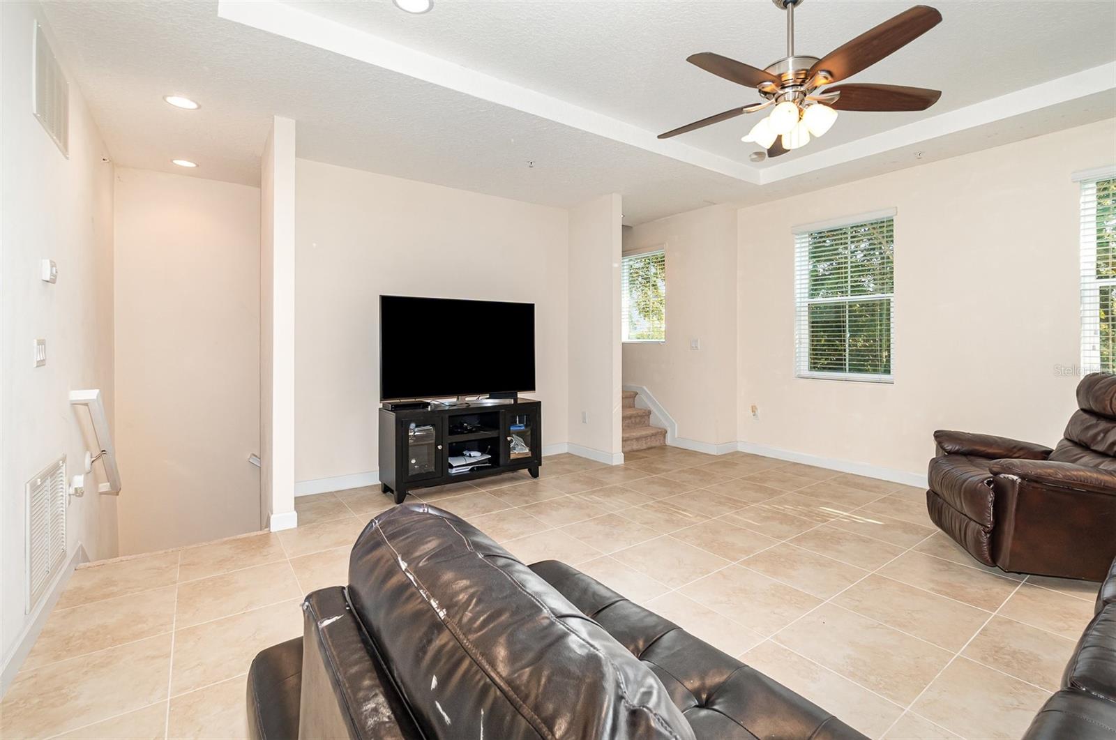 Image 4 of 31 For 669 Hangnest Lane