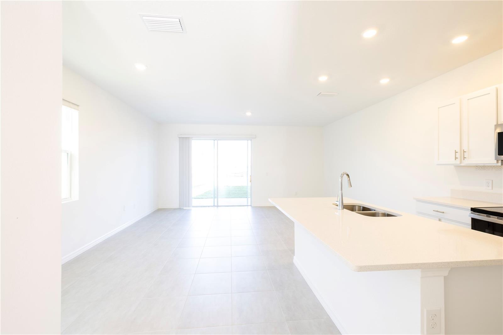 Image 14 of 76 For 7609 Waterscape Drive