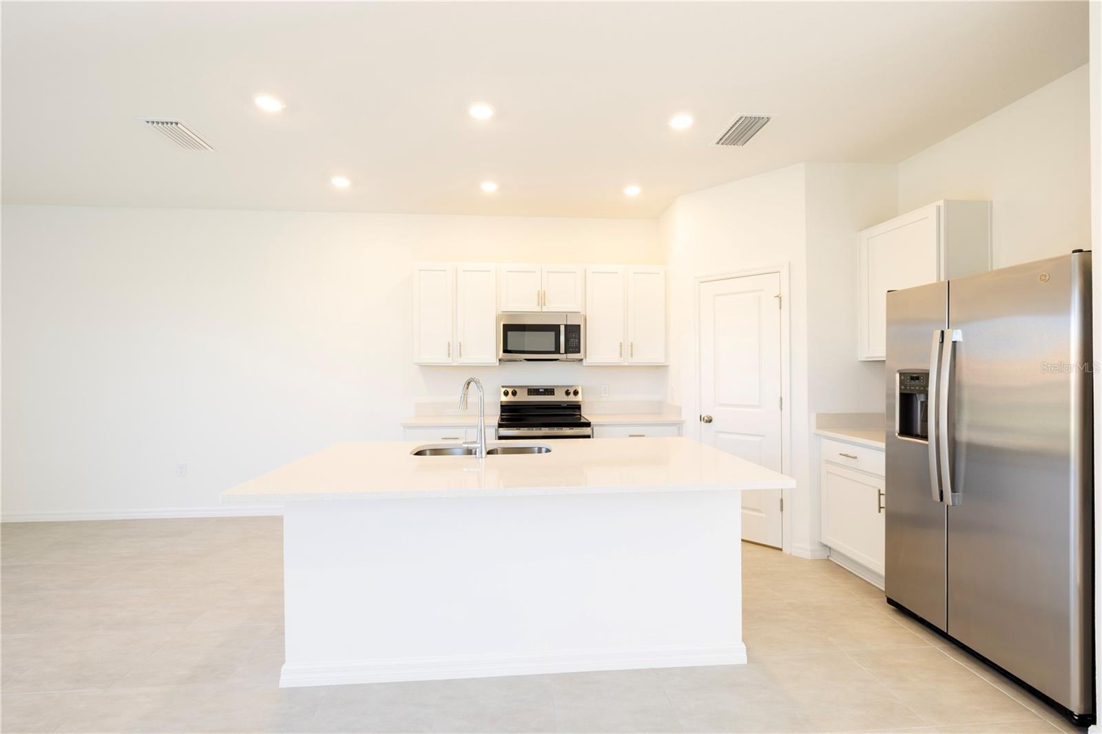 Image 15 of 76 For 7609 Waterscape Drive