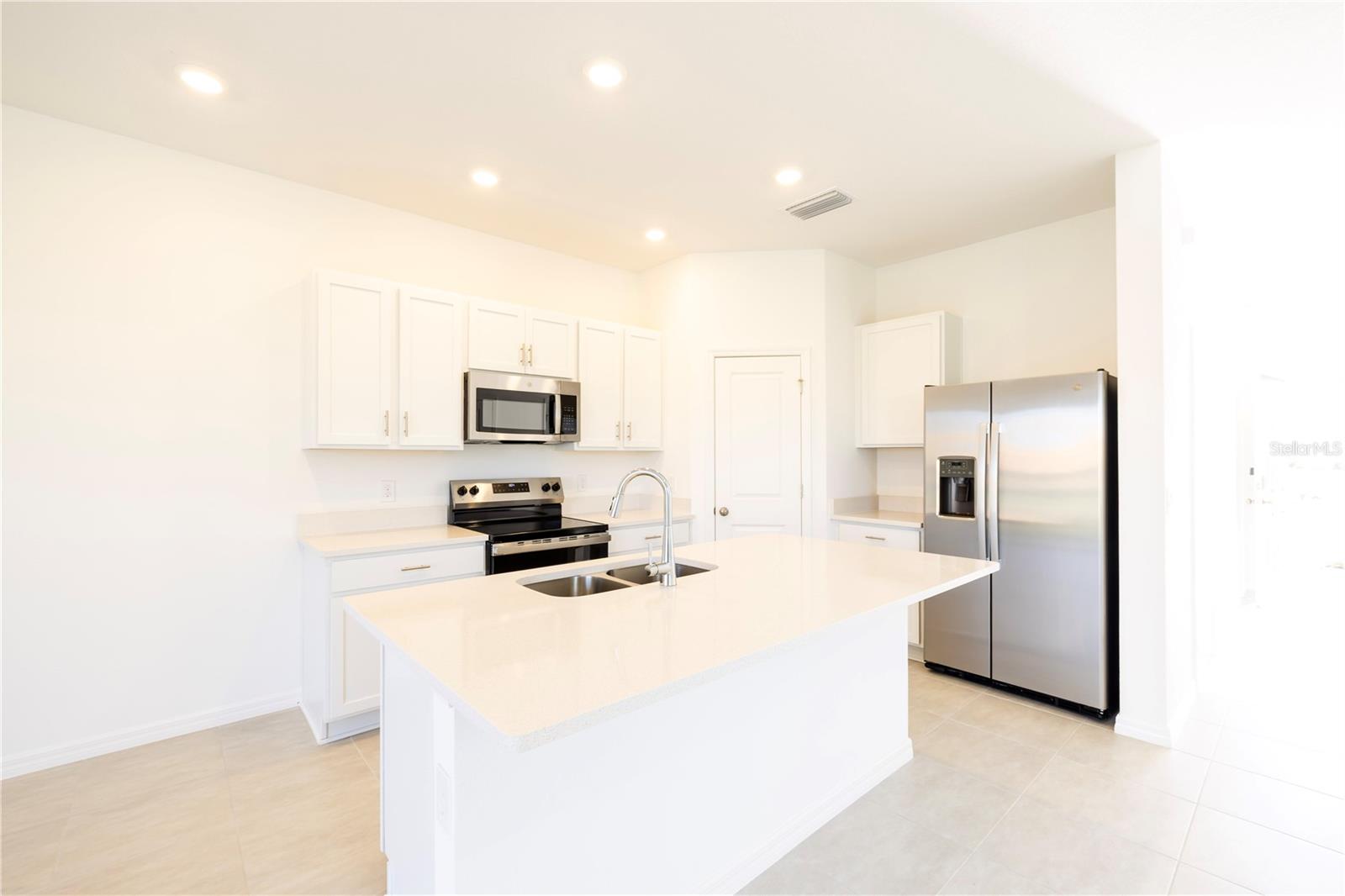 Image 20 of 76 For 7609 Waterscape Drive