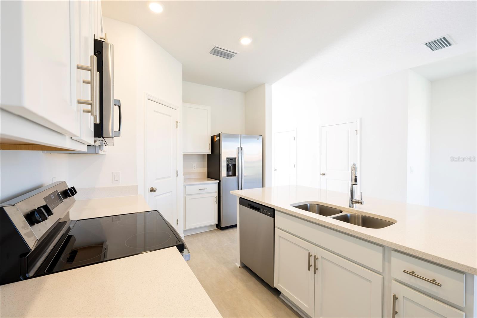 Image 24 of 76 For 7609 Waterscape Drive